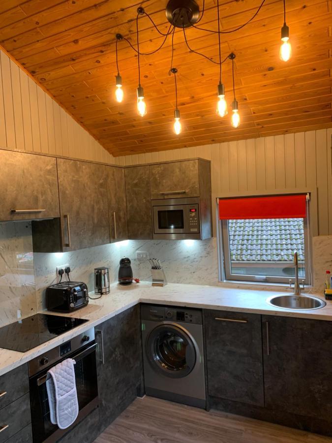 Milton Bay Luxury Lodge Wrapped In Exceptional Scenery Morenish Exterior foto